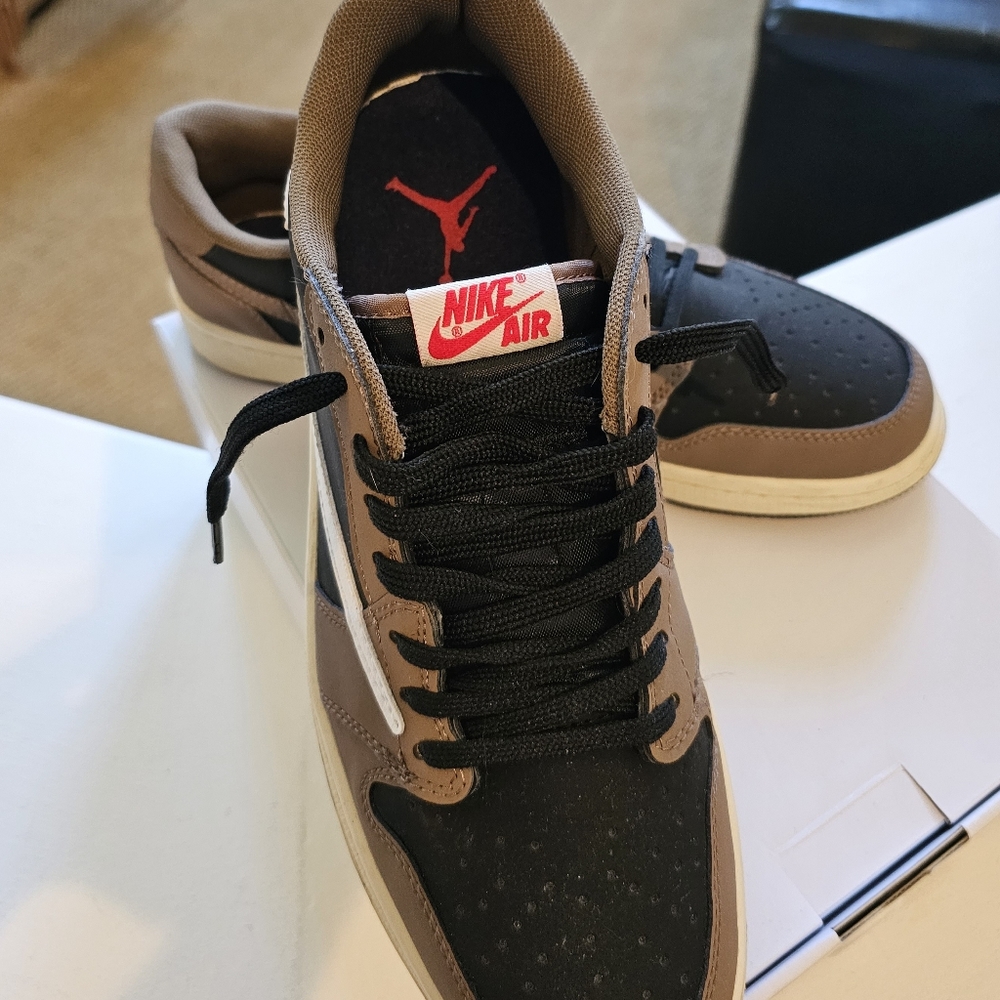 Nike lows; Size 11M; Brown & Cream